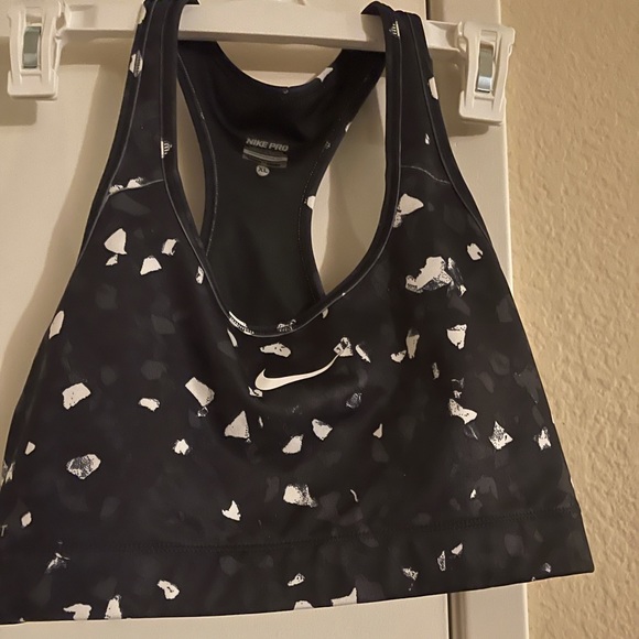 Nike Sports Bra - Picture 1 of 2